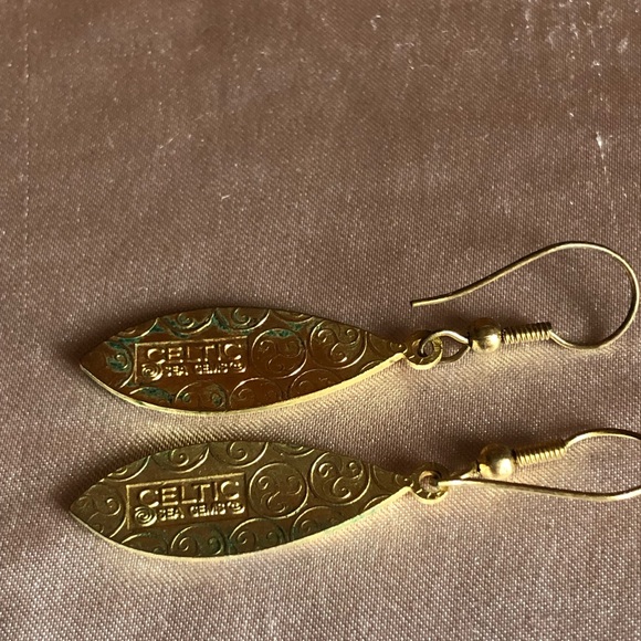 Celtic earring sent - Picture 2 of 2
